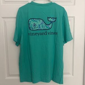 Vineyard Vines T-shirt